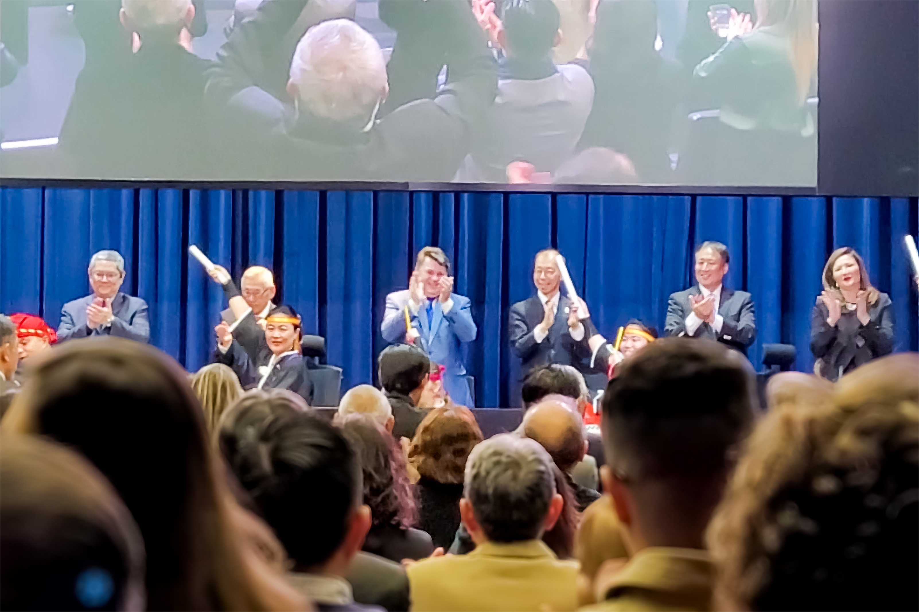 州議会の式典の様子