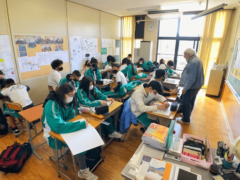 滋賀県にあるブラジル人学校「日本ラチーノ学院」の授業光景（同校サイトより）