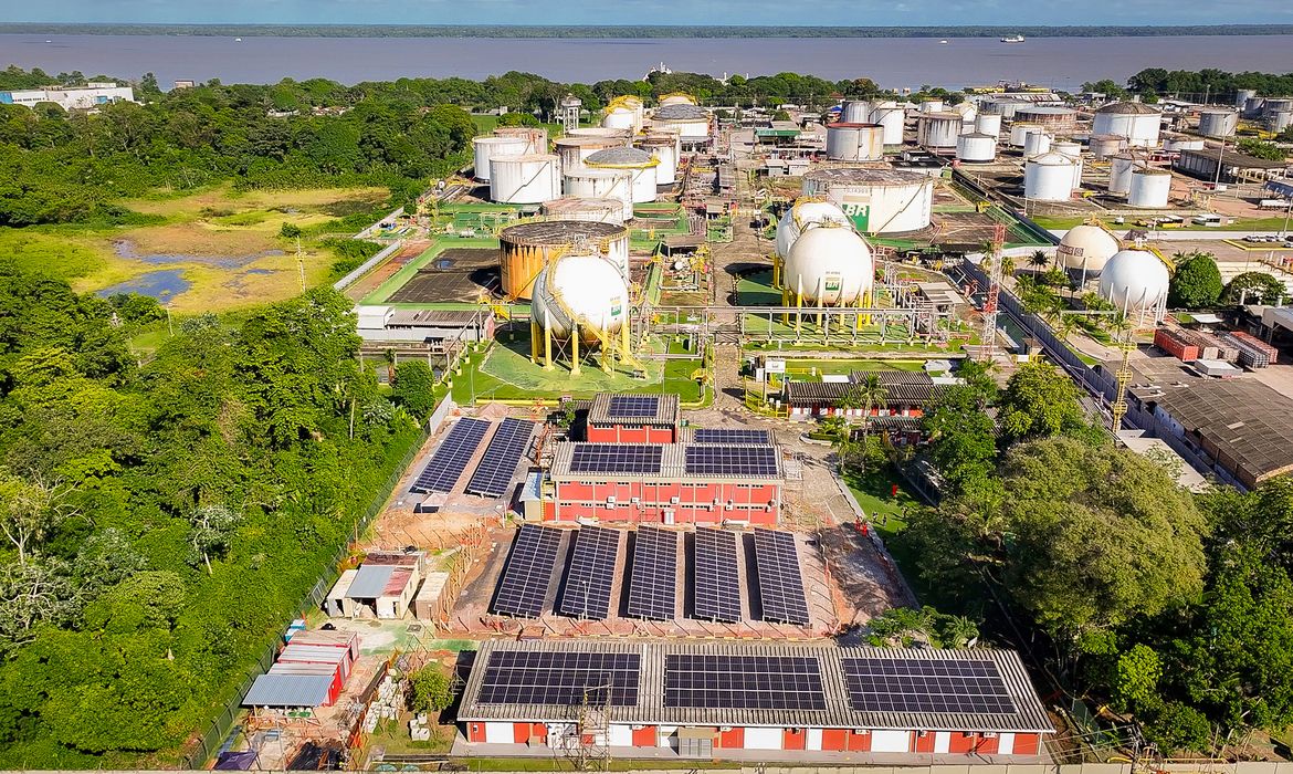 ベレンのターミナルに開設された太陽光発電所（© Transpetro/Divulgação）