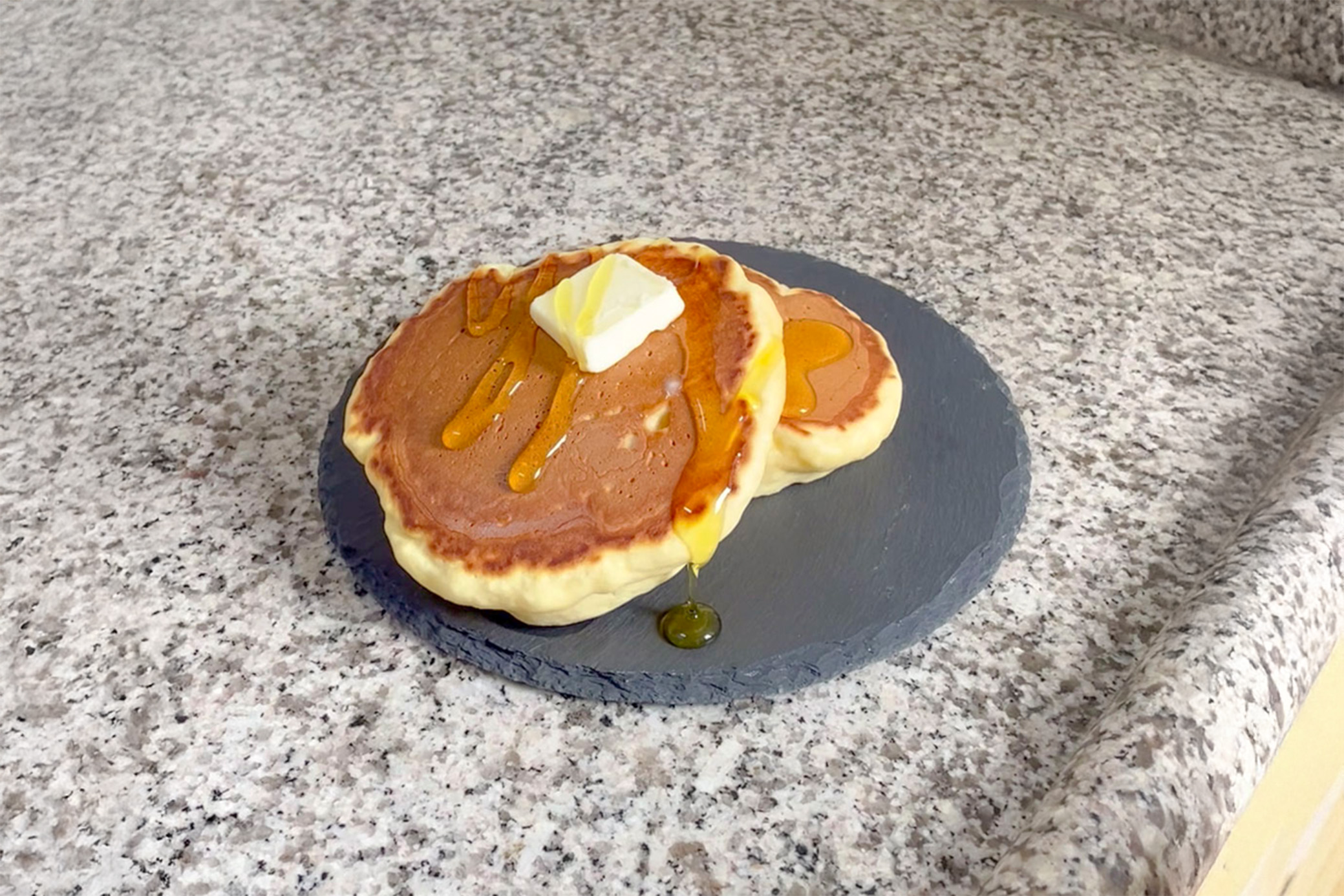 小麦粉で作るホットケーキ=レシピ紹介コーナー「いただきます」(29)=「日本の家庭料理をブラジルで作る!」