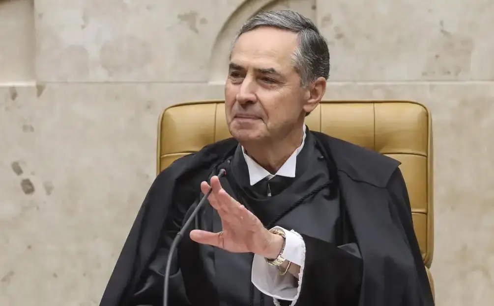 退任の挨拶をするバローゾ最高裁長官(Foto: Valter Campanato/Agência Brasil)