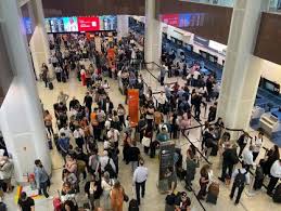 サントス・ドゥモン空港＝12時間封鎖で欠航便続出＝滑走路での油漏れトラブルで