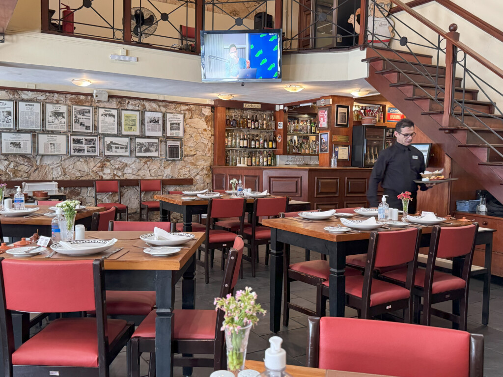 落ち着いた雰囲気の店内の様子