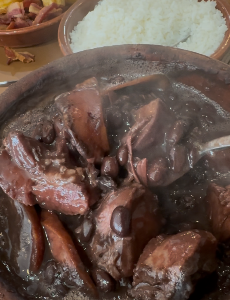 肉がたくさん入ったフェイジョアーダ