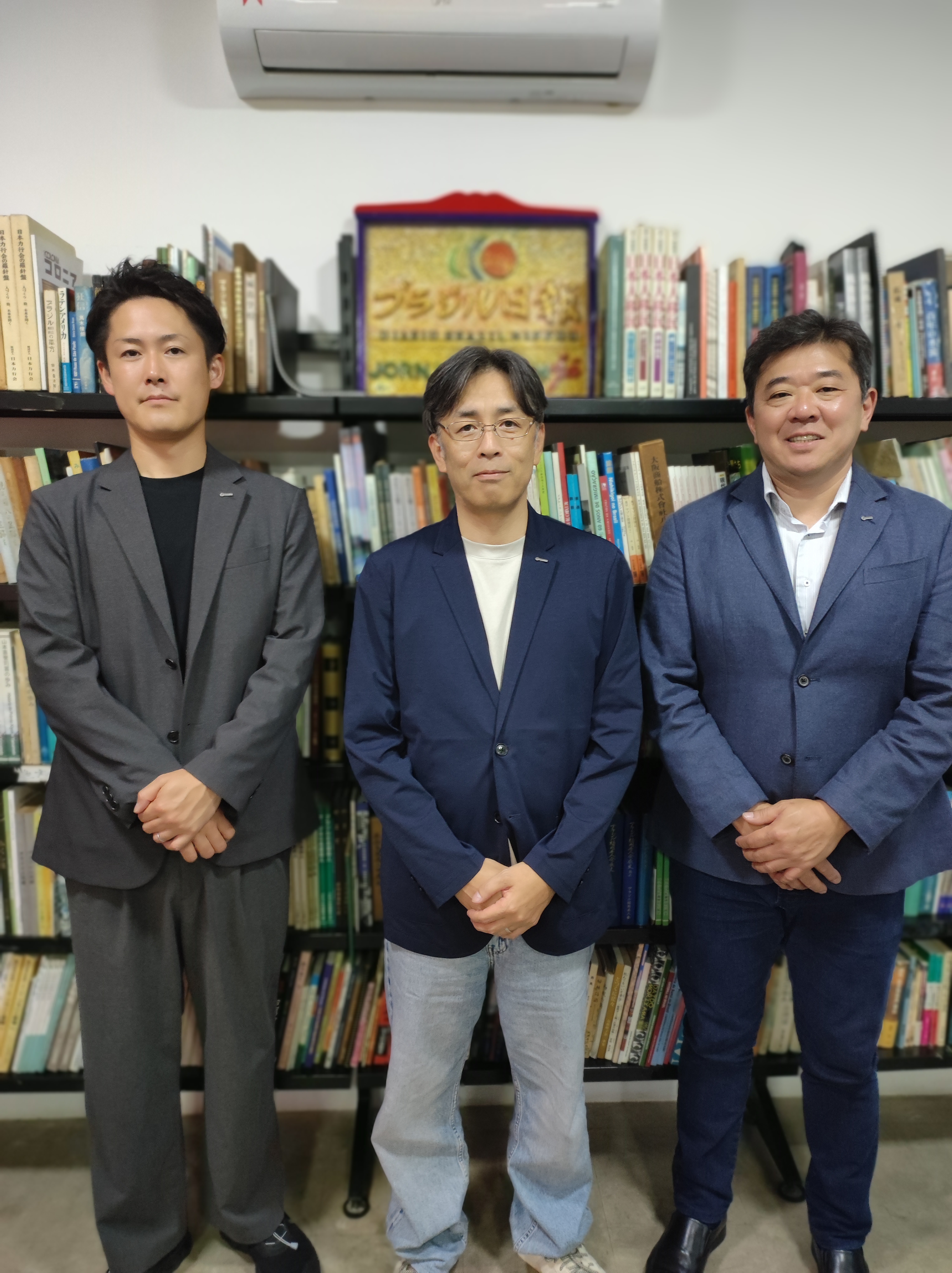 Diretor Takahashi, Diretor Okubo e Sr. Nishimura (da esquerda para a direita)