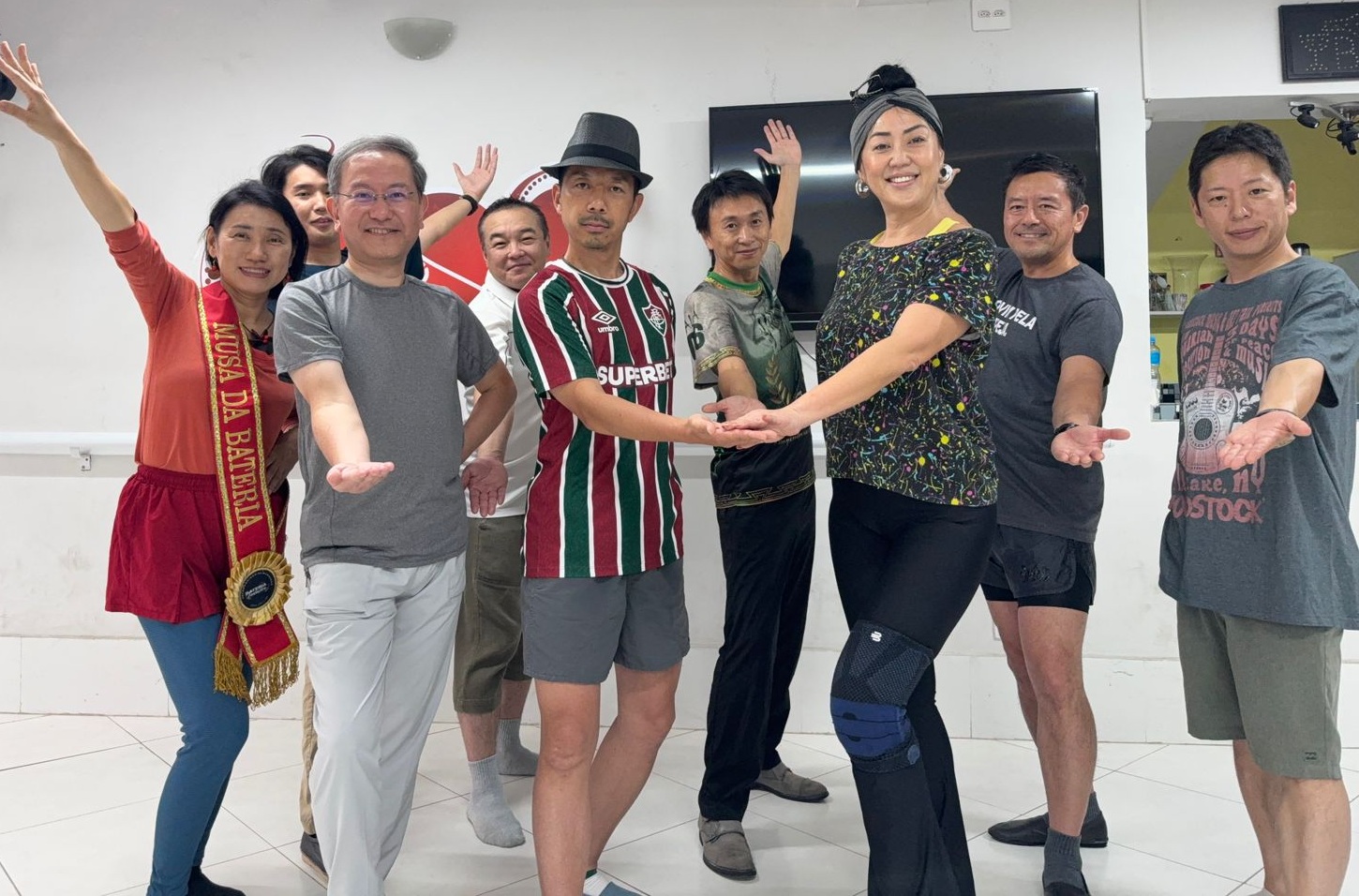 Joe先生のサンバ教室で(中央帽子着用が國井さん。本人提供)
