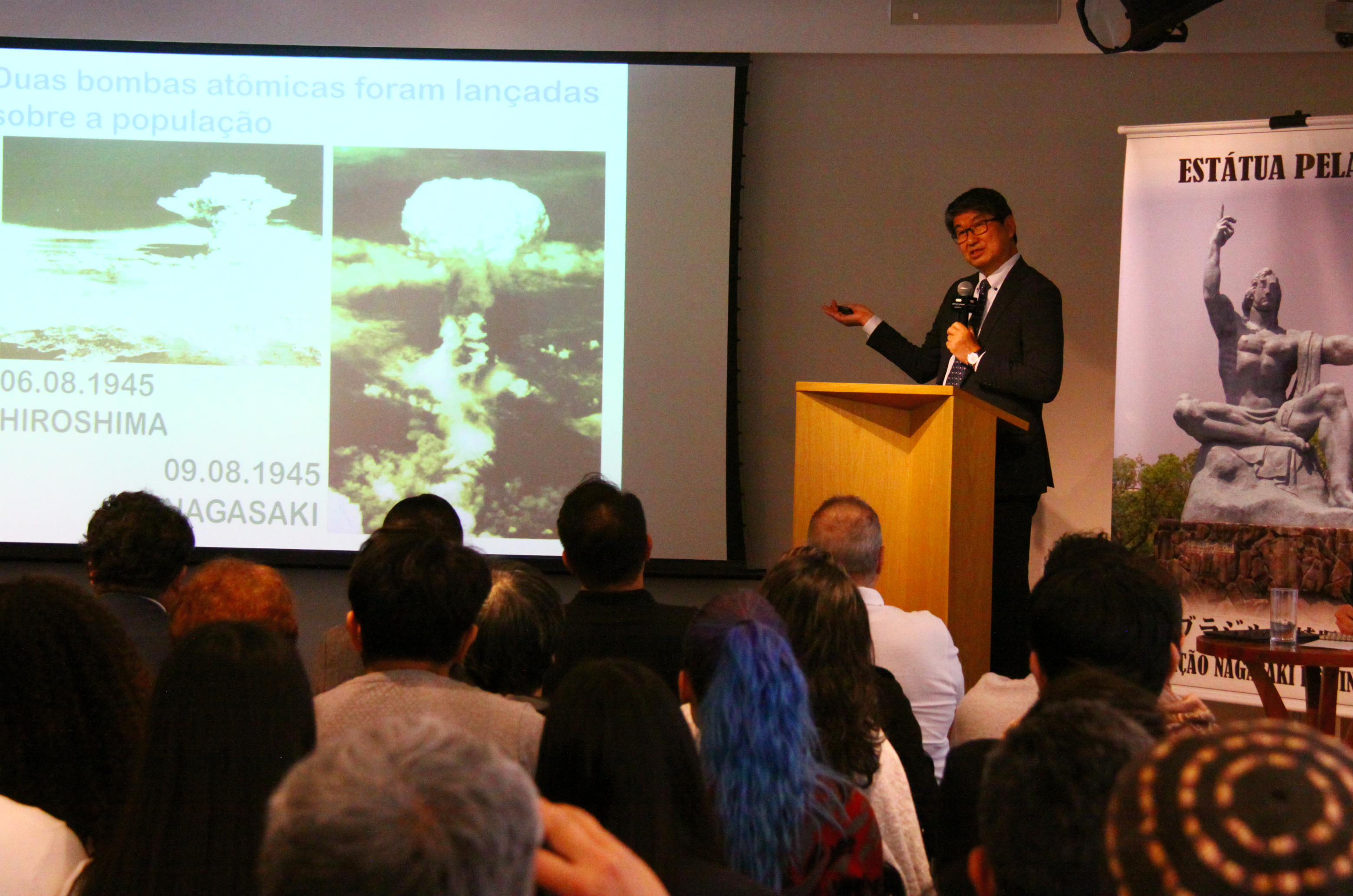 平和講演を行う田上氏（10月19日、ジャパンハウスで）