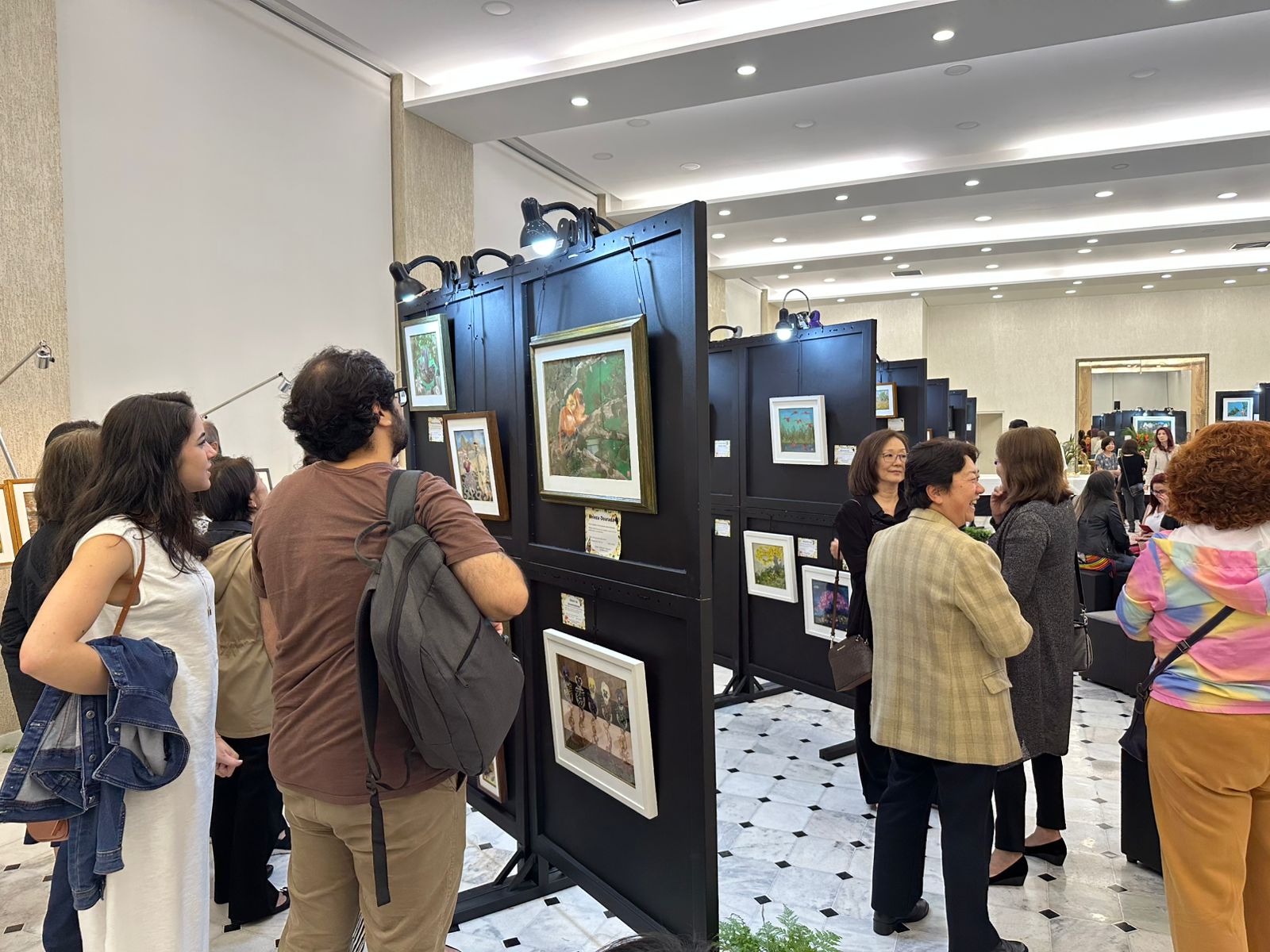 第19回押し花アート展=ブラジルの自然テーマに200作品