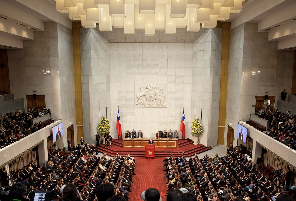 チリ=次期大統領は分裂議会に直面=人民党が決定票を握る公算大