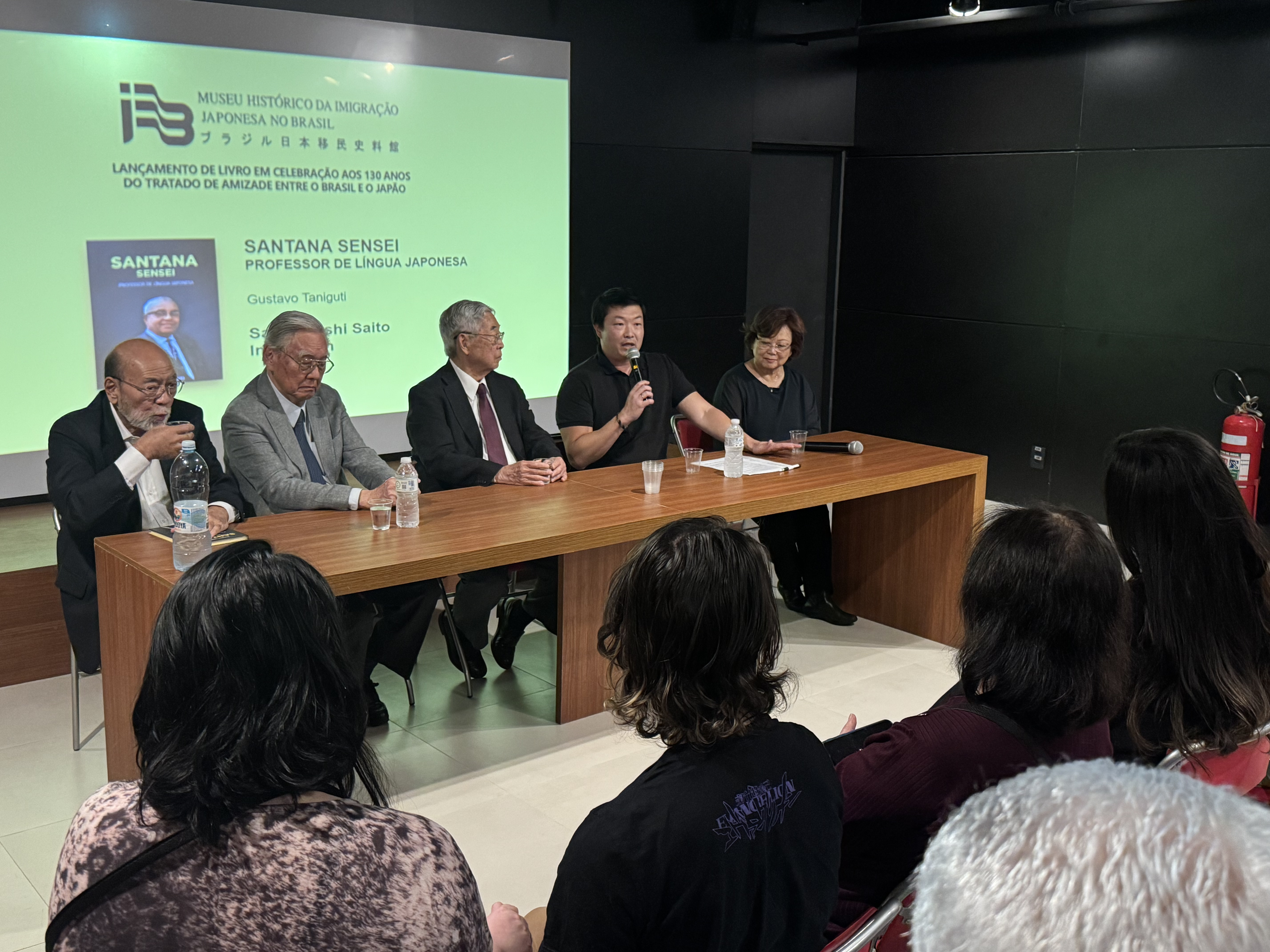 移民史料館=『サンタナ先生』出版記念会=皇太子歓迎式典の通訳に=最初のブラジル人日本語教師の生涯