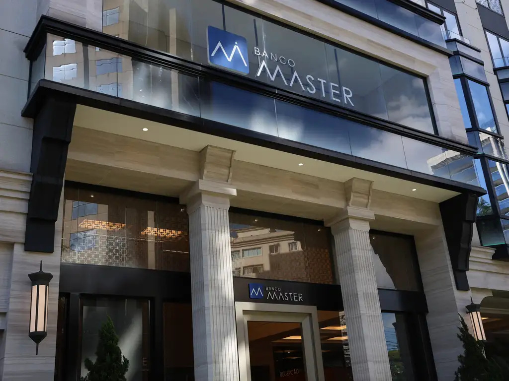 マスター銀行破綻が政局に?!＝政治家巻き込む史上最大の損失