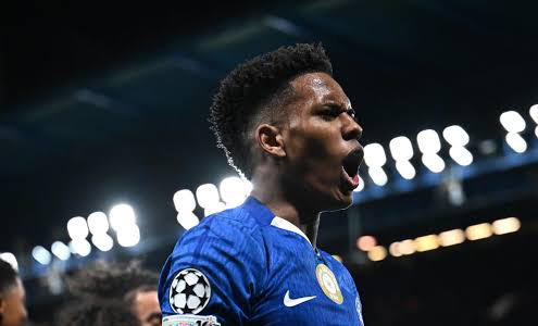 エステヴォン、ヤマルとの初のライバル対決で勝利