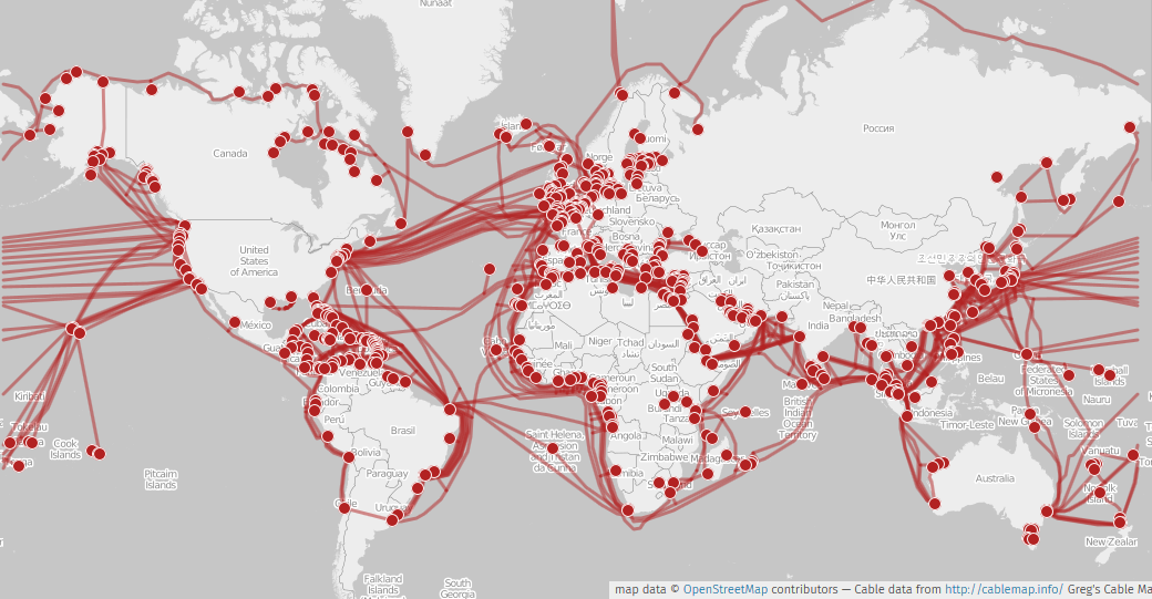 Mapa da rede de cabos submarinos ao redor do globo (cable data by Greg Mahlknecht , map by Openstreetmap contributorsOpenStreetMap contributors, via Wikimedia Commons)