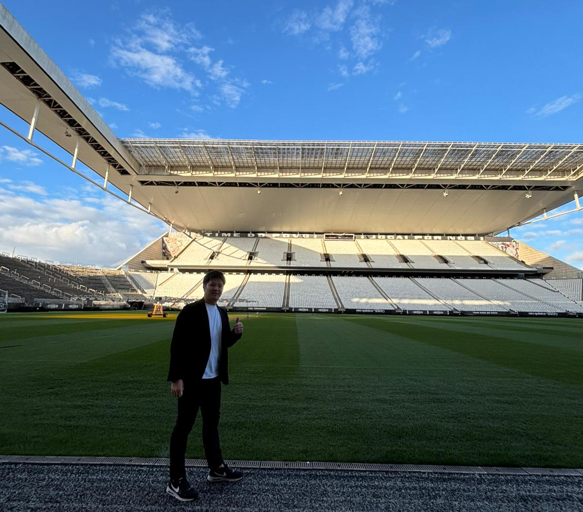 商品造成のためのスタジアム視察にて