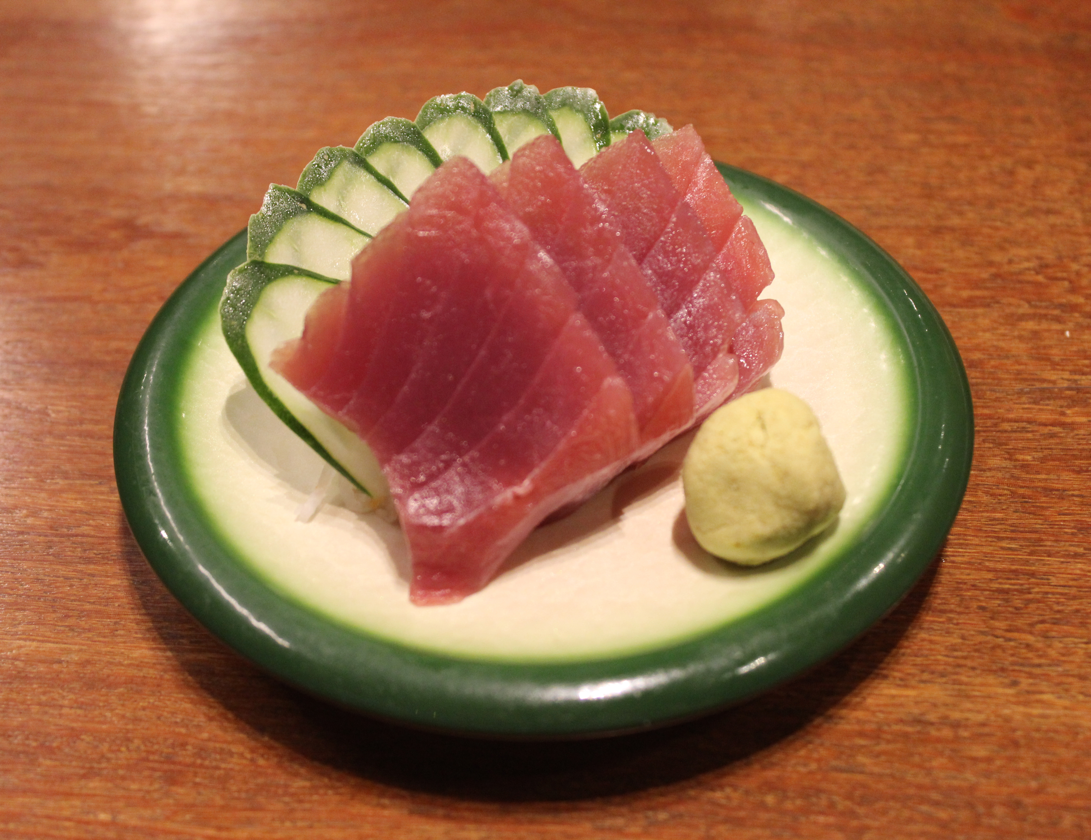 新鮮なマグロの刺身