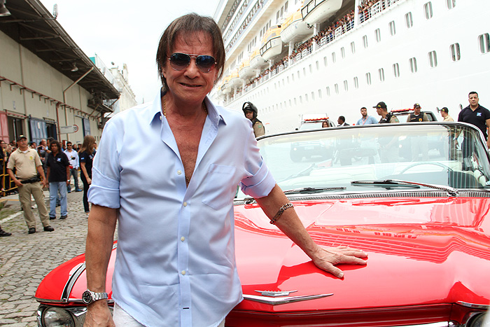 ロベルト・カルロス、クリスマス特番撮影中に自動車事故