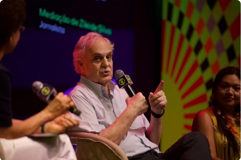 COP期間中の会合で語る気候学者のカルロス・ノブレ氏（Nay Jinknss/Festival LED）