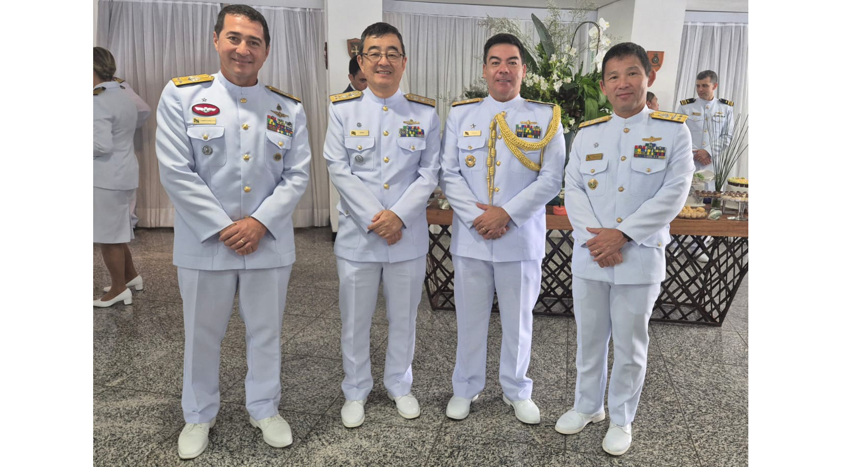 街角ちょっと見＝珍しく日系将官がズラリ