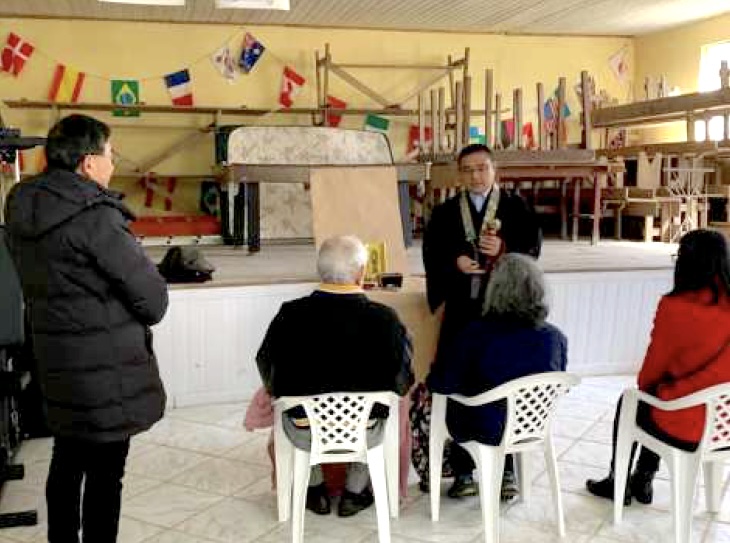 「まず話を聞く」医療と信仰の現場＝南伯巡回診療に僧侶が同行