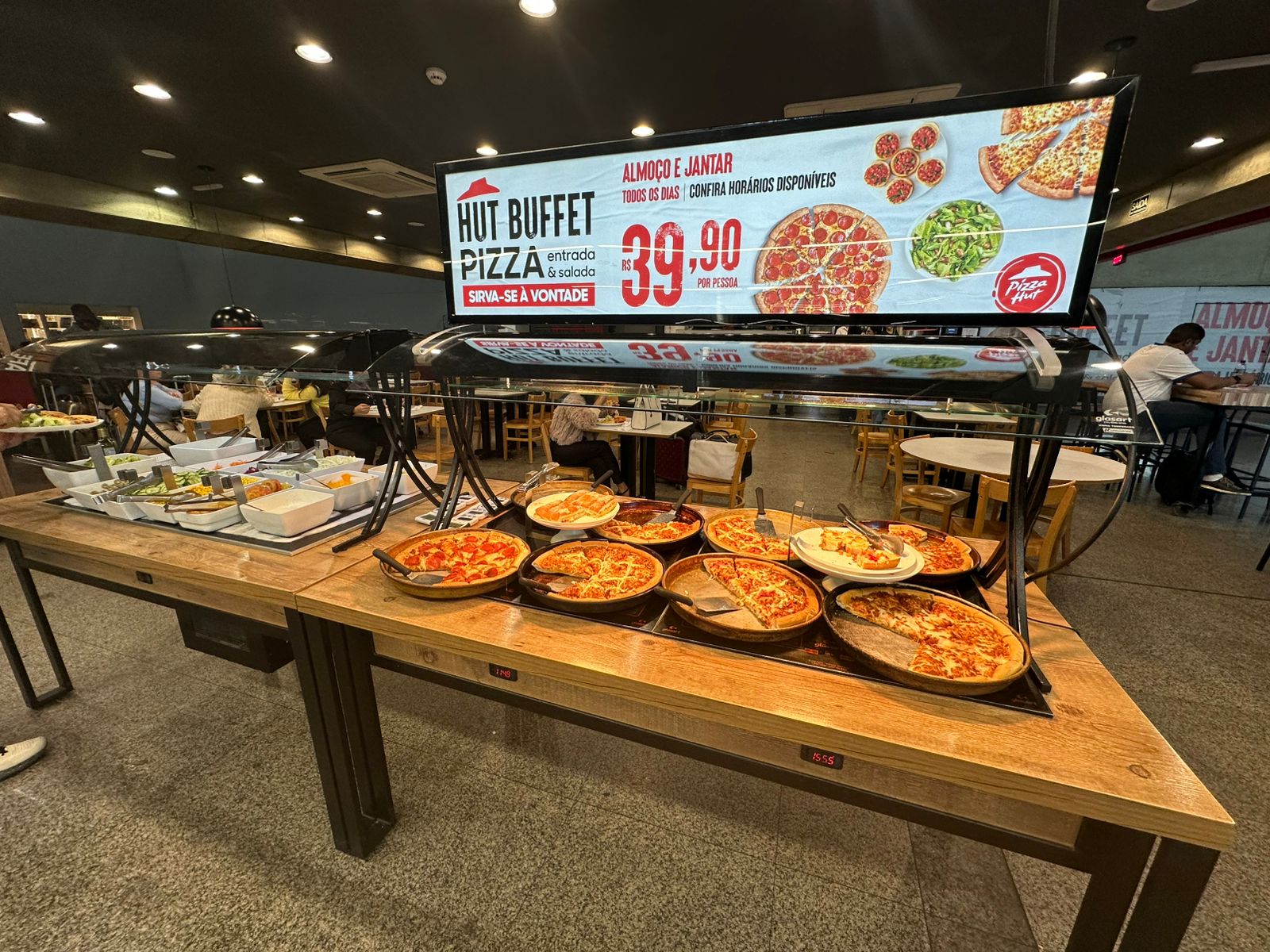 ターミナル1の〝救世主〟ピザハット