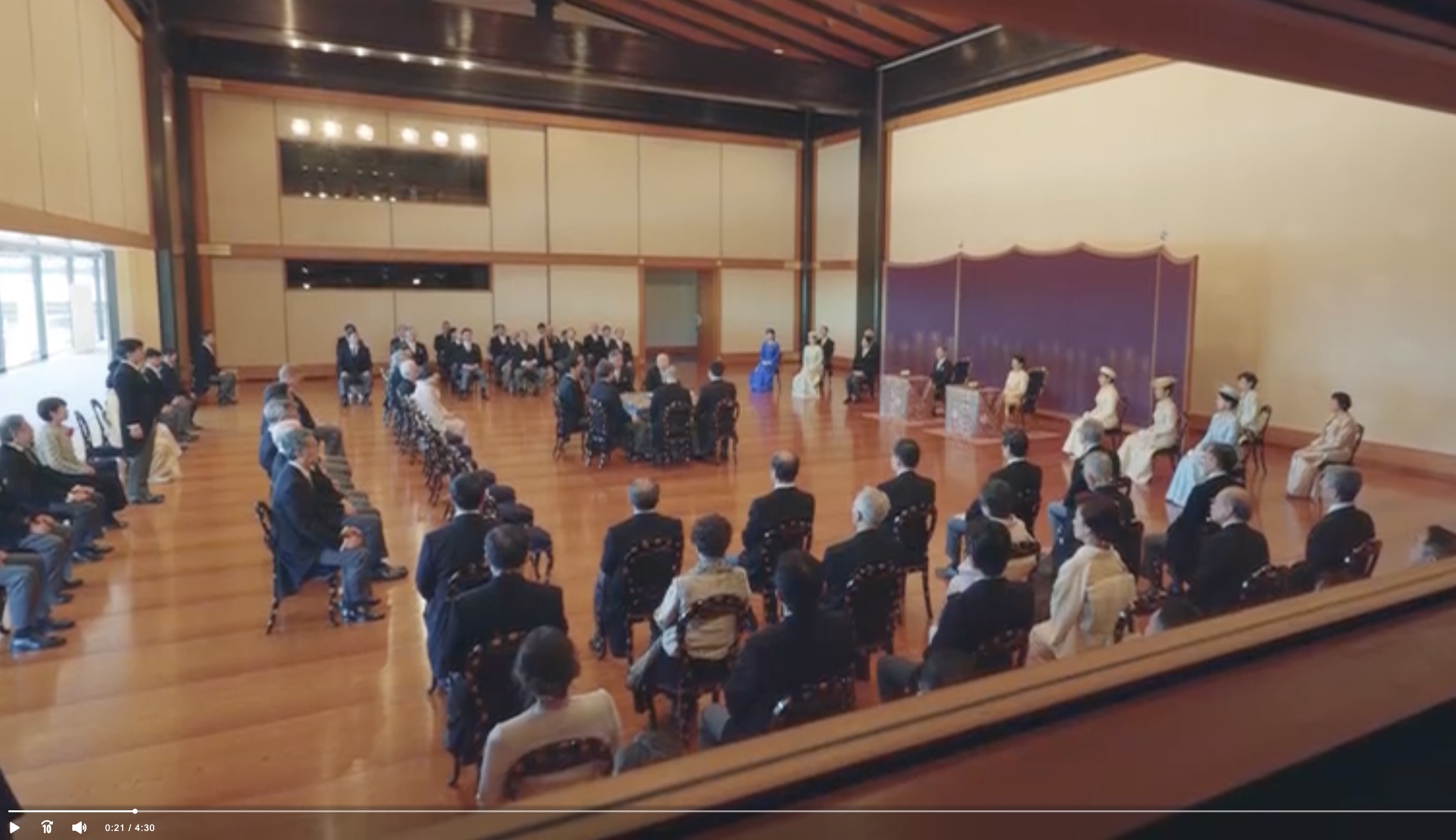 歌会始の儀の様子（出典：政府広報オンラインwww.gov-online.go.jp/imperial_family_channel/202502/video-293489.html）