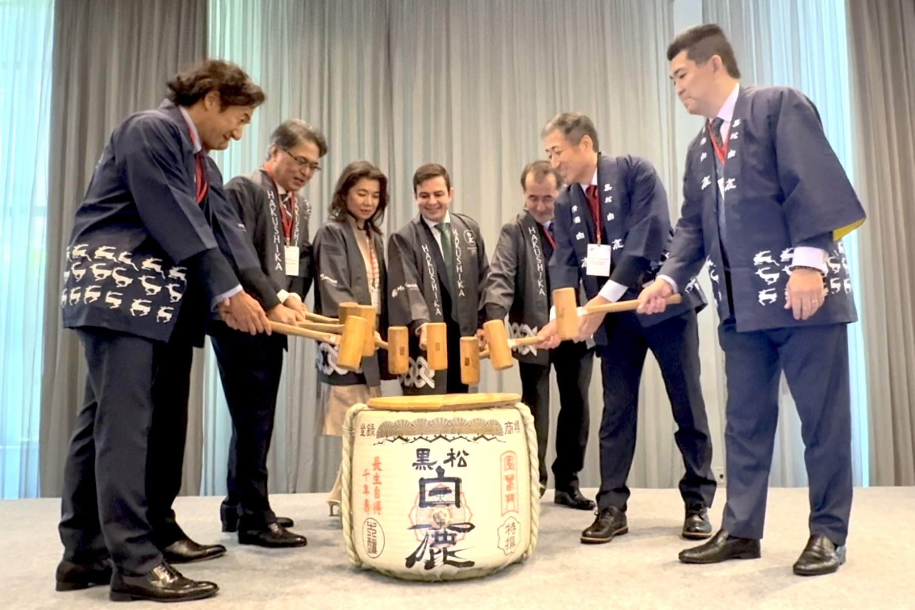 野口大使「2度目の勤務嬉しい」＝商議所新年会に155人＝州局長「もっと入札に積極参加を」