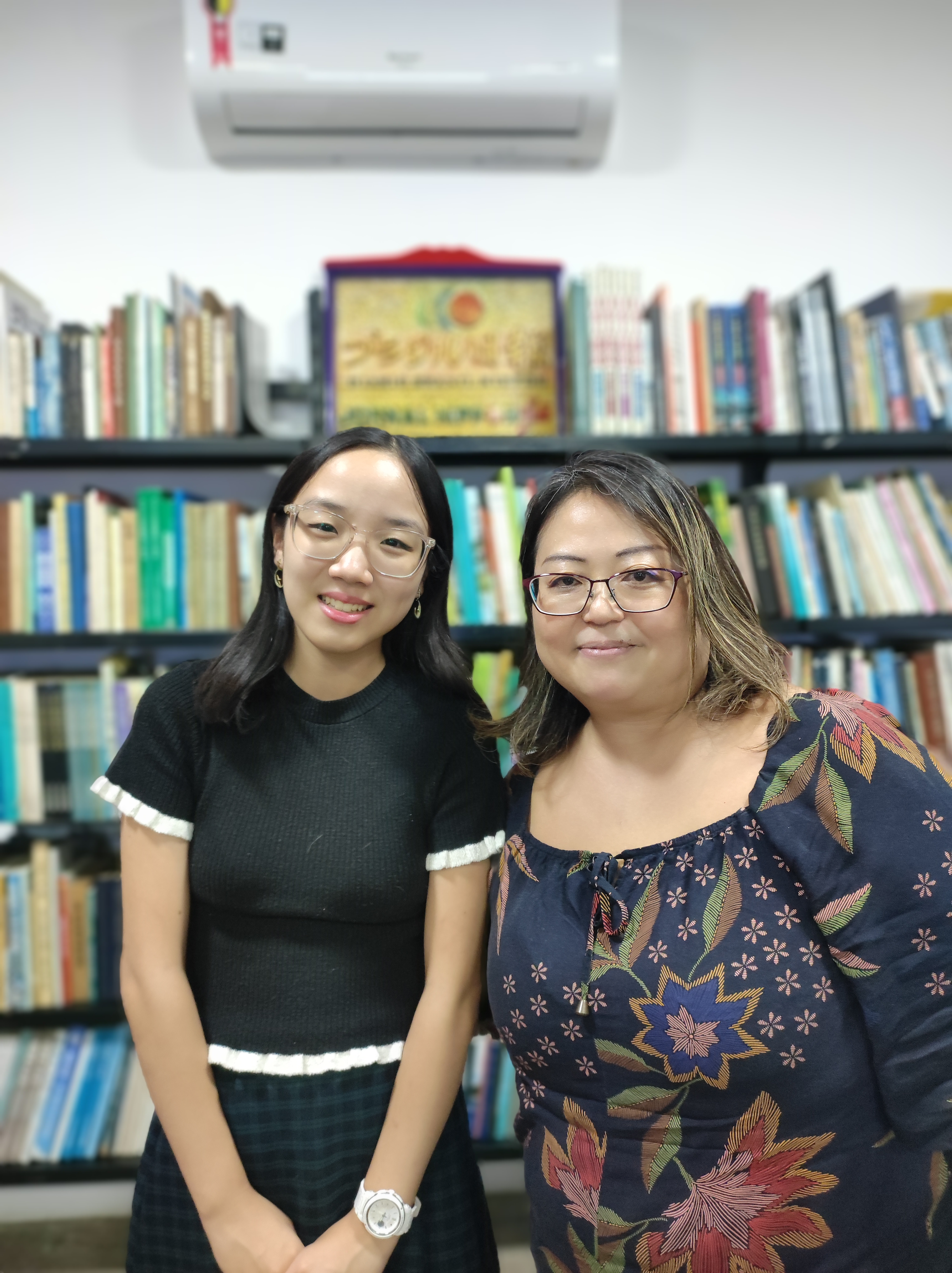 布野さんと堀口副委員長（左から）