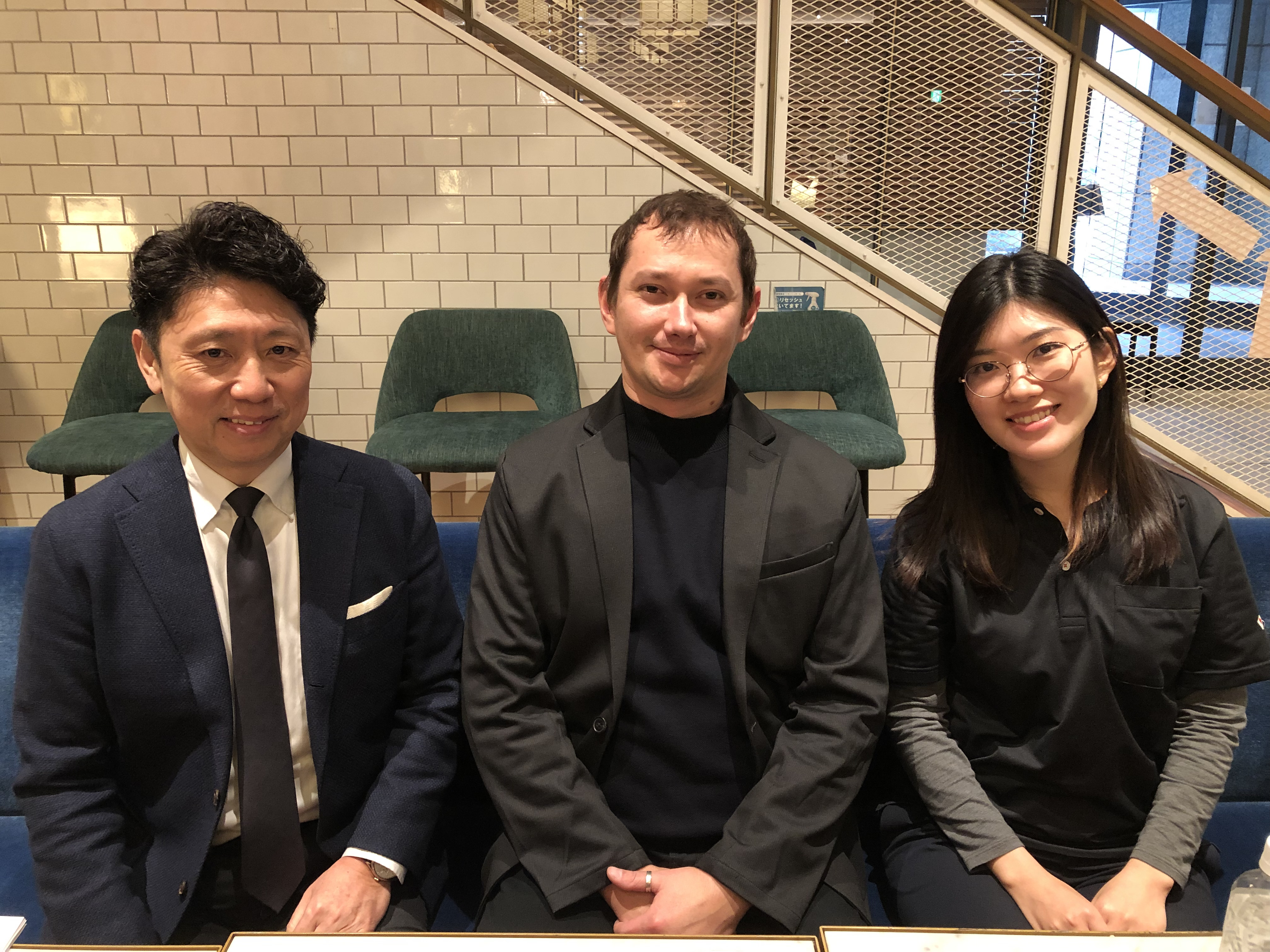 左から-UTスリーエム株式会社代表取締役社長筑井-信行_つくい・のぶゆき_同社若生カルロス氏、谷坂ミホ氏