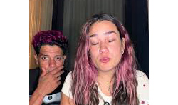 中東危機でハネムーン中のインフルエンサー、帰国できず