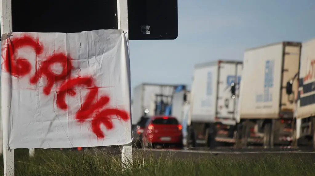 ディーゼル油高騰でスト現実味＝経済混乱でルーラ再選に暗雲