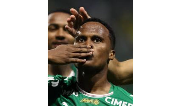 全国選手権、パルメイラスが首位に