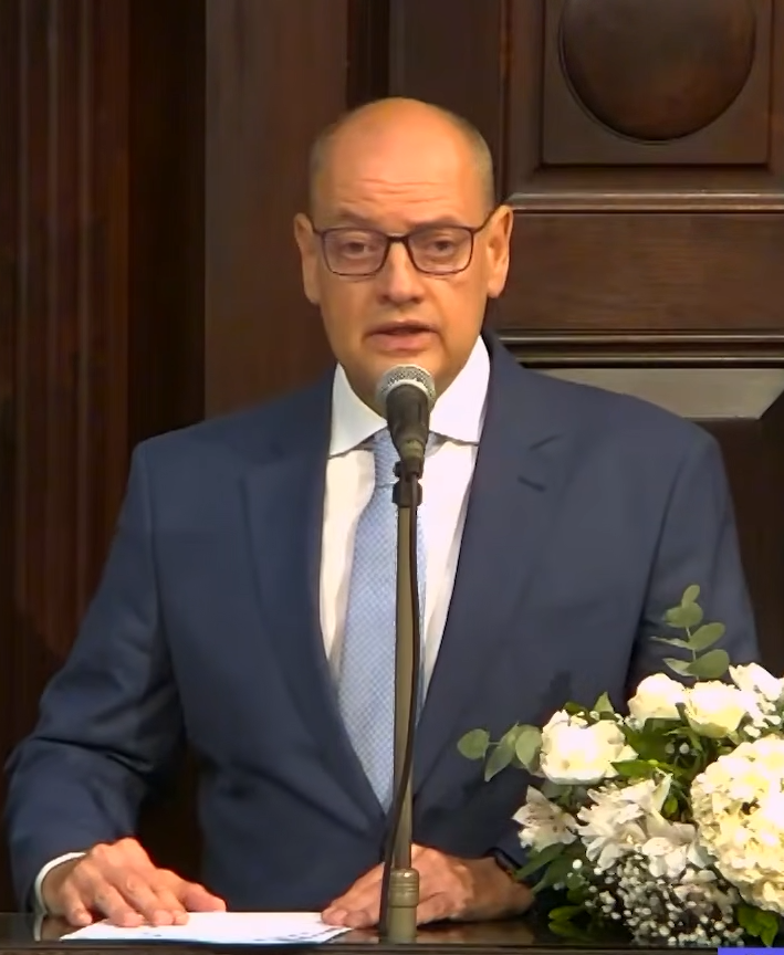 リカルド・コウト暫定州知事（TV ALERJ, via Wikimedia Commons）