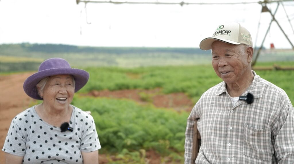 田中さん夫妻（島田莉奈記者撮影、2025年4月）
