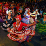 セルジッペ州の華やかで情熱的な踊り（Foto: Marcelle Cristinne / ASN, Wikimedia Commons）