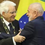 大統領府での調印式と記者会見に臨むルーラ統領（右）とセルジオ・マッタレッラ・イタリア大統領（左）（Foto:Marcelo Camargo/Agência Brasil）